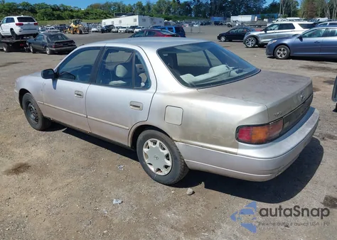 1994 Toyota Camry Dx z USA, uszkodzony, nr VIN 4T1SK11E6RU339852